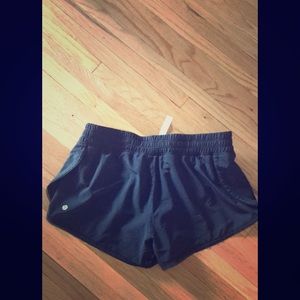 Blk lulu lemon speed shorts